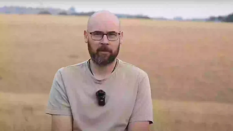 Man diagnosed with Alzheimer’s at 41 shares subtle signs he initially faced